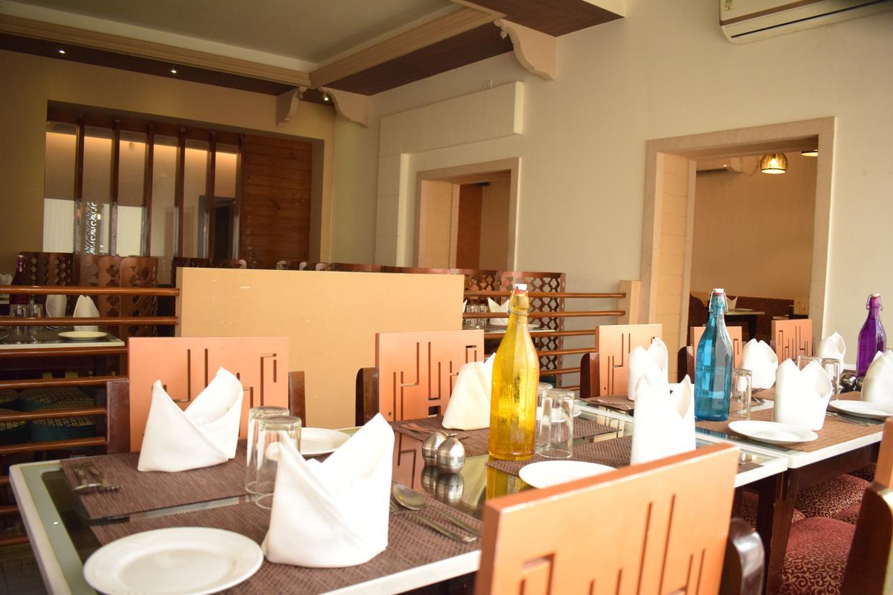 Hotel Hari Vilaas Varanasi Luaran gambar